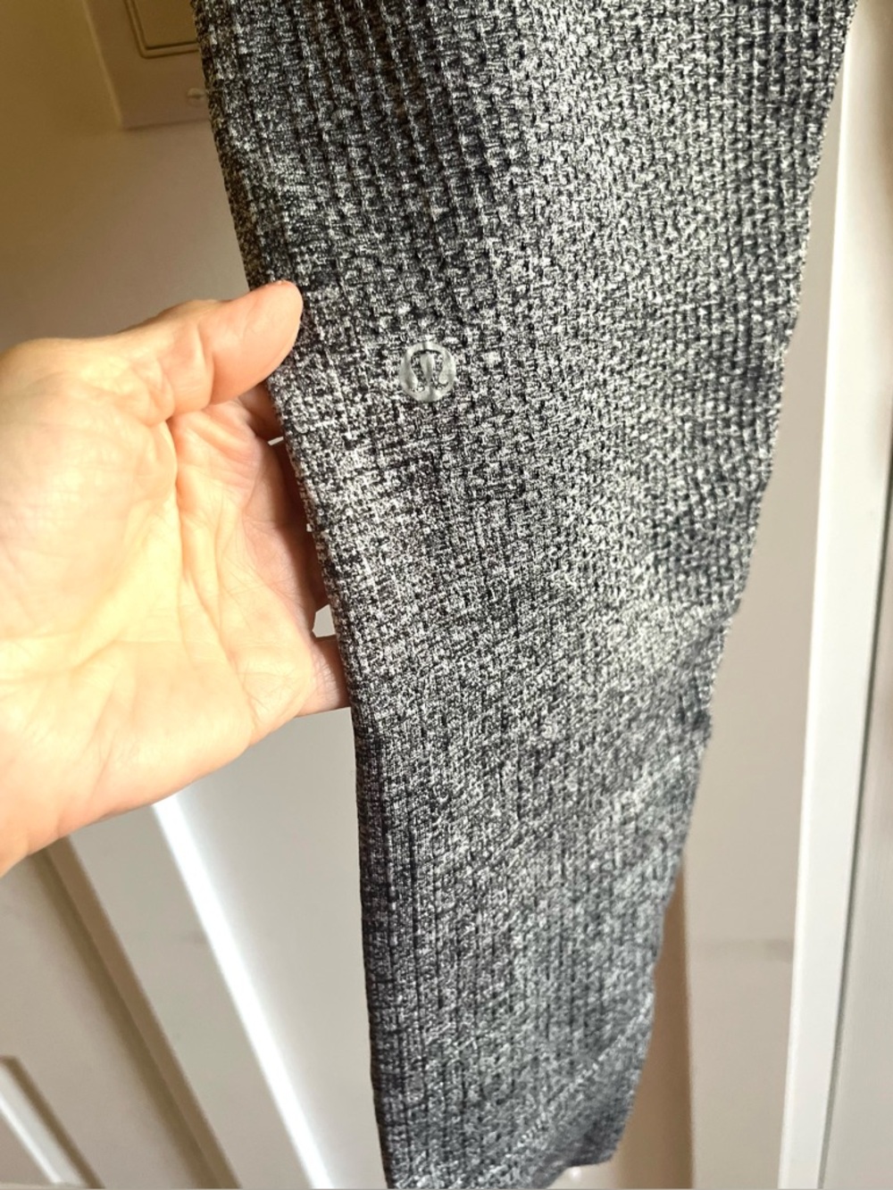 Lululemon Engineered Warmth Merino Wool-Blend Joggers  with Rib-Knit Design SZ 6 - Picture 6 of 10